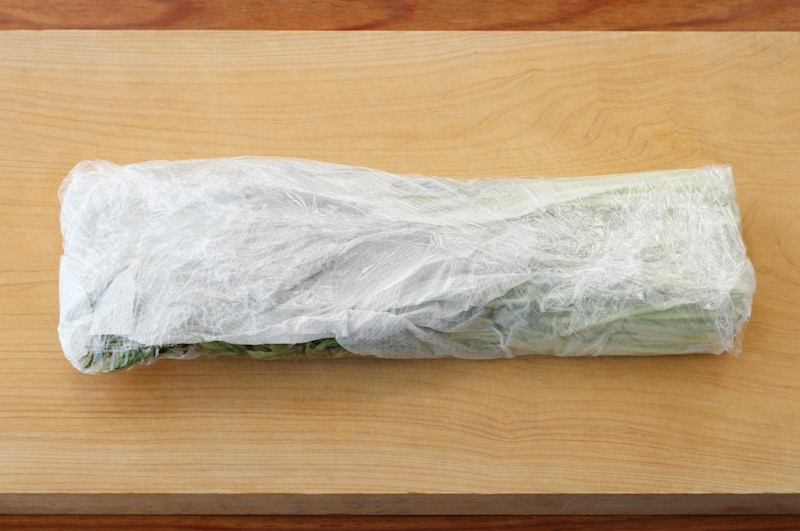 写真:冷蔵庫の野菜室で保存する