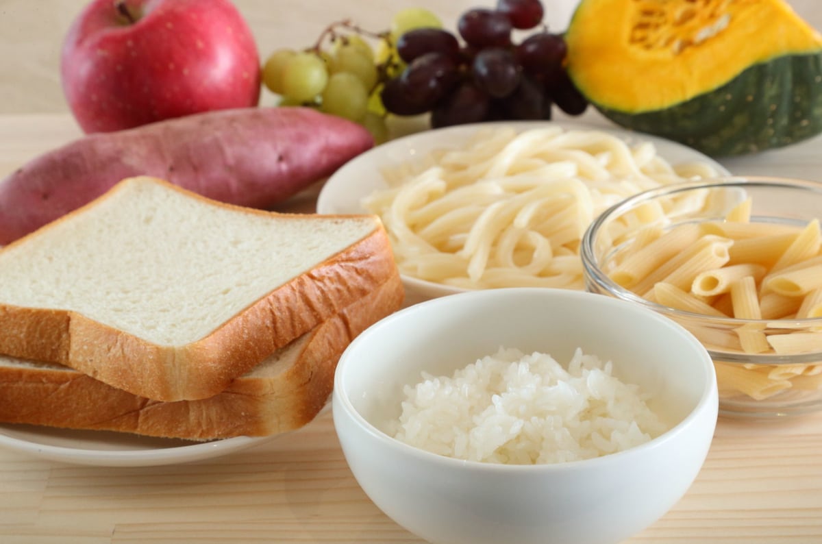 糖質とは？1日の摂取量や多く含まれる食べ物、炭水化物・糖類との違いを管理栄養士が解説