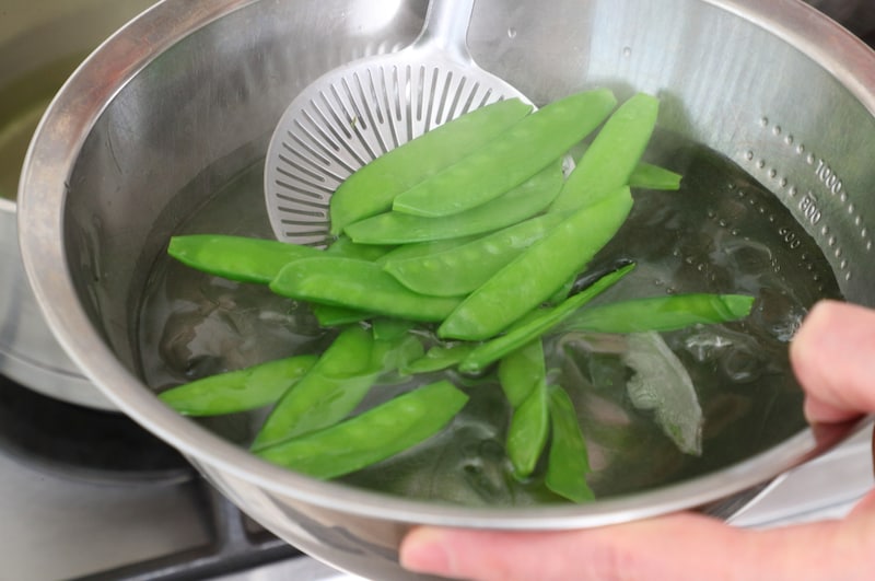 写真：氷水にとる