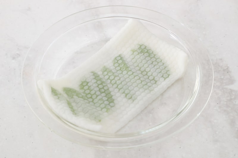 写真：耐熱皿に載せる