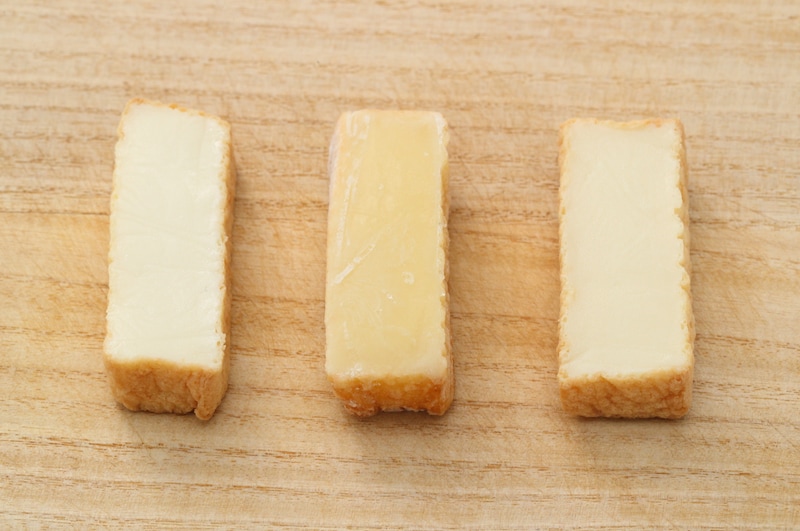 写真：向かって左から、「生」「冷凍」「解凍」の状態