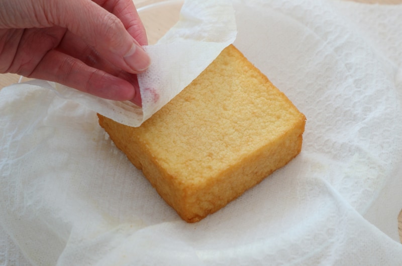 写真：電子レンジで加熱する