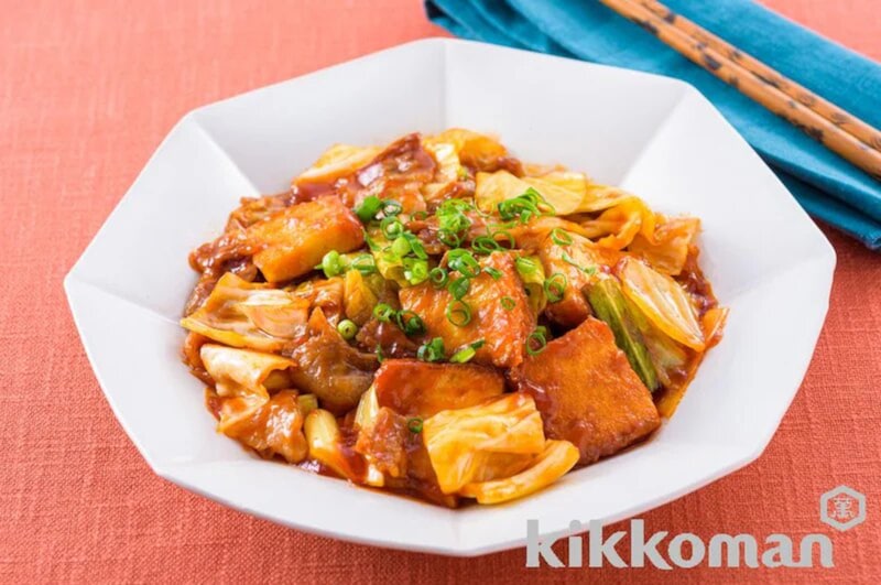 写真：厚揚げでかさ増し！豚バラとキャベツの甘酢炒め