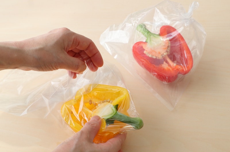 写真：ラップで包んで保存