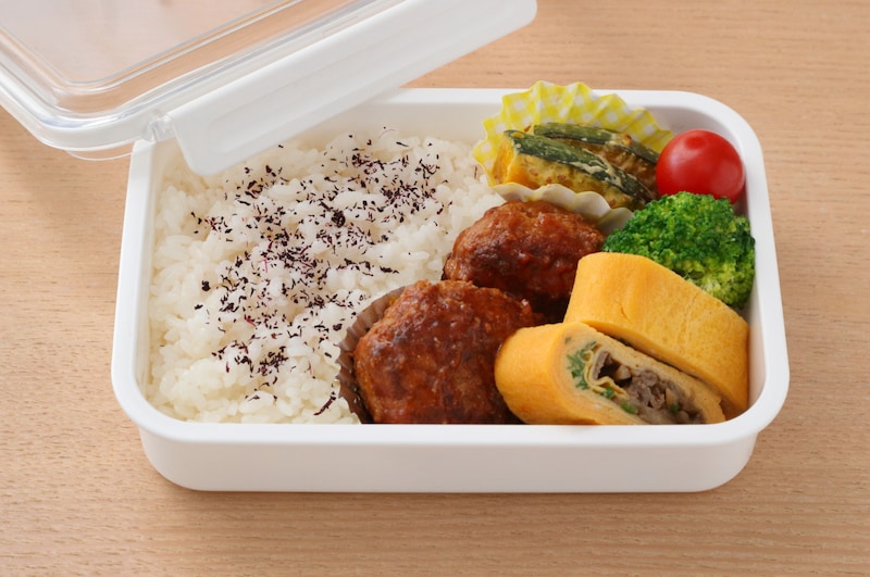 写真：長方形（1段）のお弁当箱の詰め方