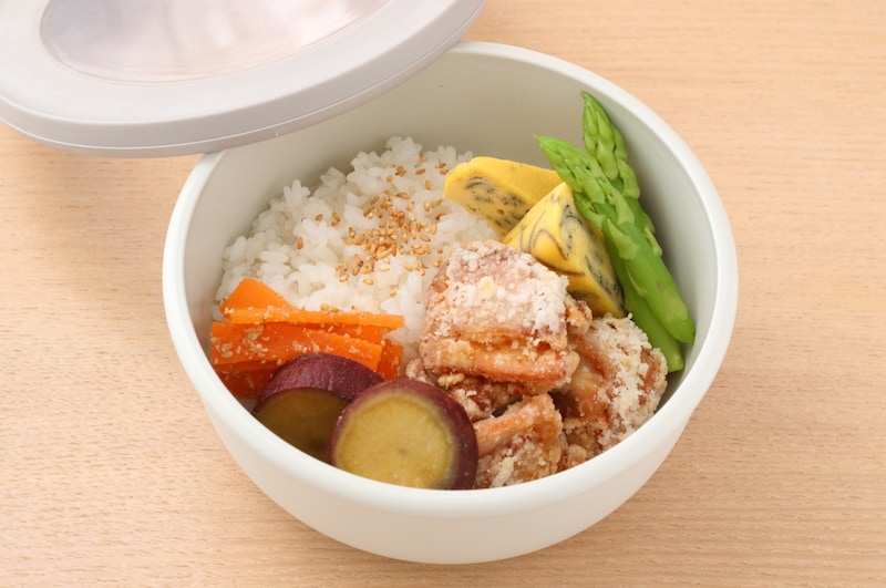 写真：丸型のお弁当箱の詰め方
