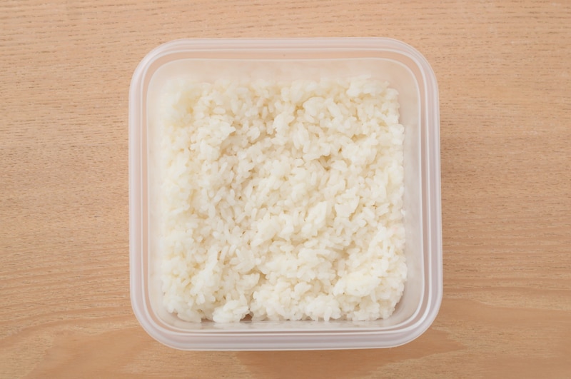 写真：ご飯を全面に敷き詰める