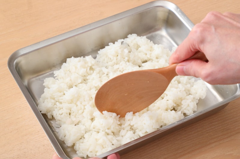 写真：ご飯を冷ます