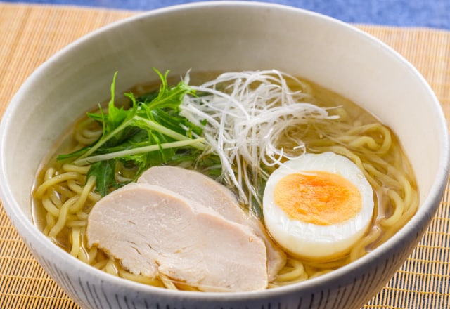 鶏ねぎ塩ラーメン