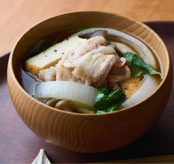 玉ねぎとしめじのめんみ豚汁